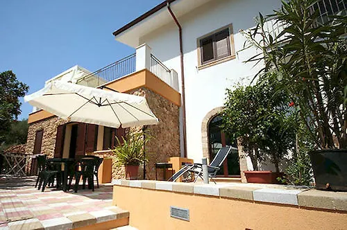 Aparthotel Casale La Zagara 3*